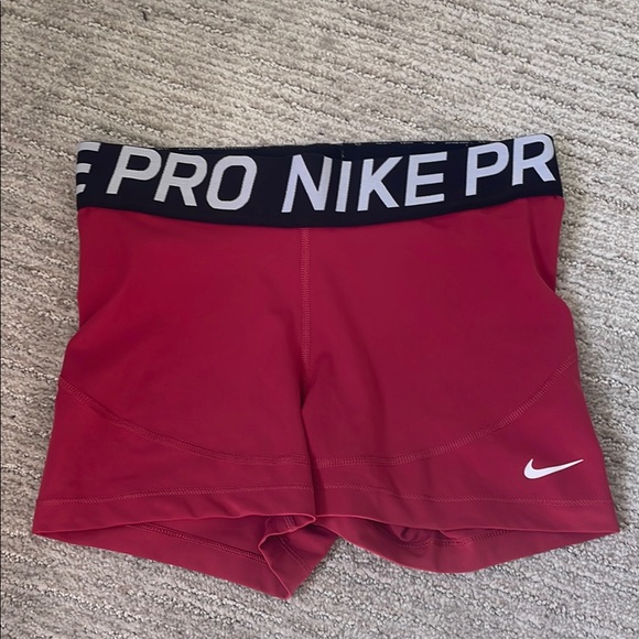 Nike Women's Pro Red Shorts - Picture 1 of 2